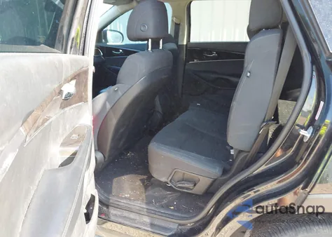 2017 Kia Sorento 2.4L L из США, поврежденный, VIN 5XYPG4A35HG191611